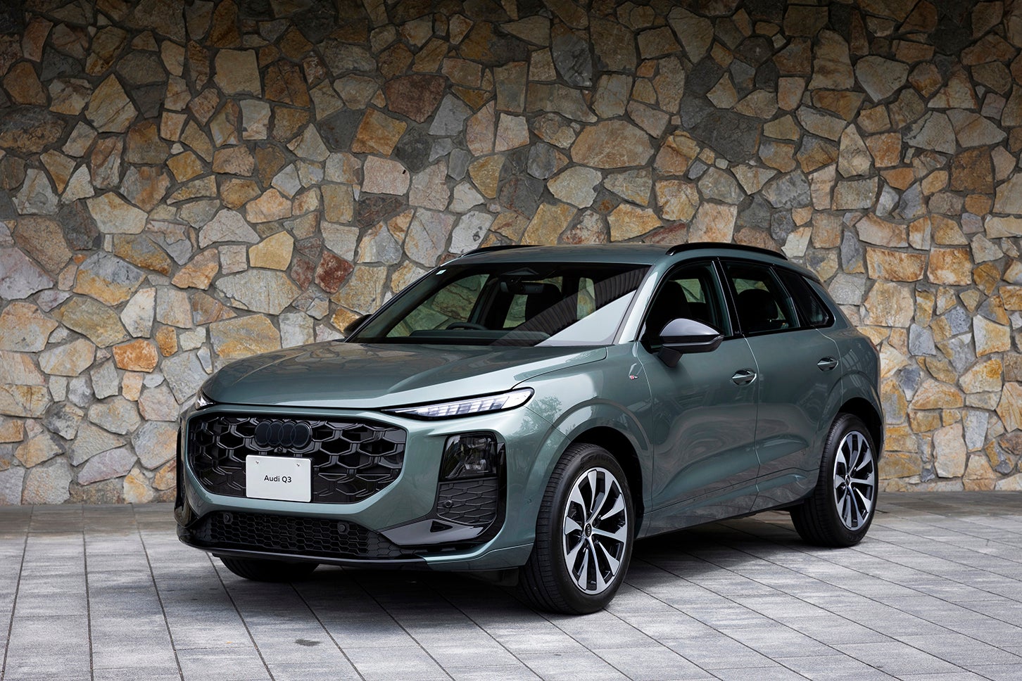 アウディQ3 TFSI 110kWアドバンスド｜Audi Q3 TFSI 110kW advanced