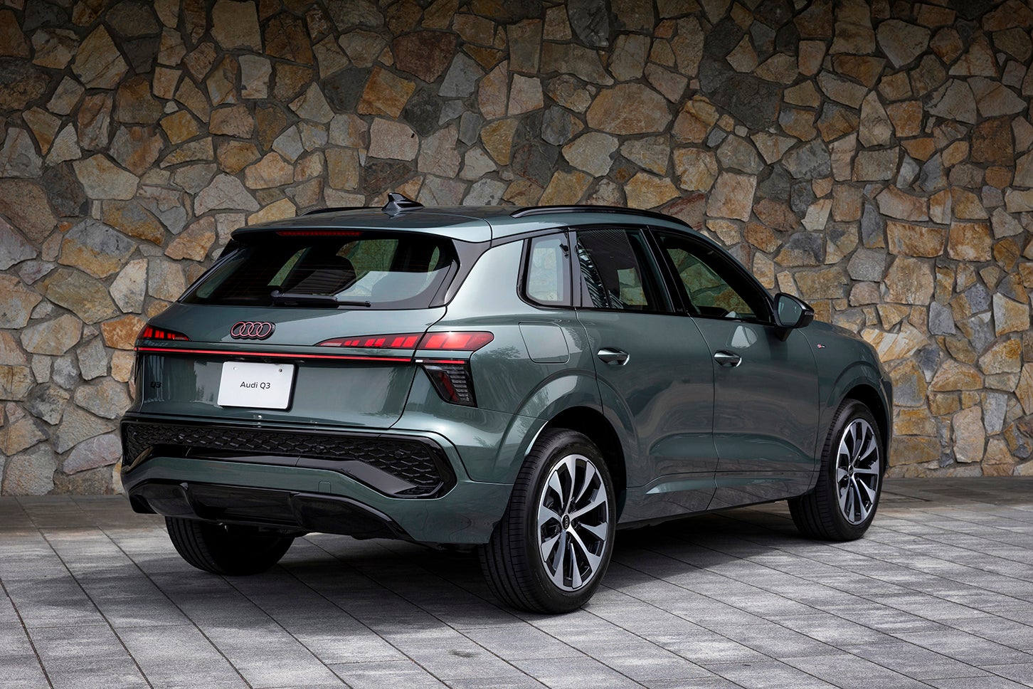 アウディQ3 TFSI 110kWアドバンスド｜Audi Q3 TFSI 110kW advanced