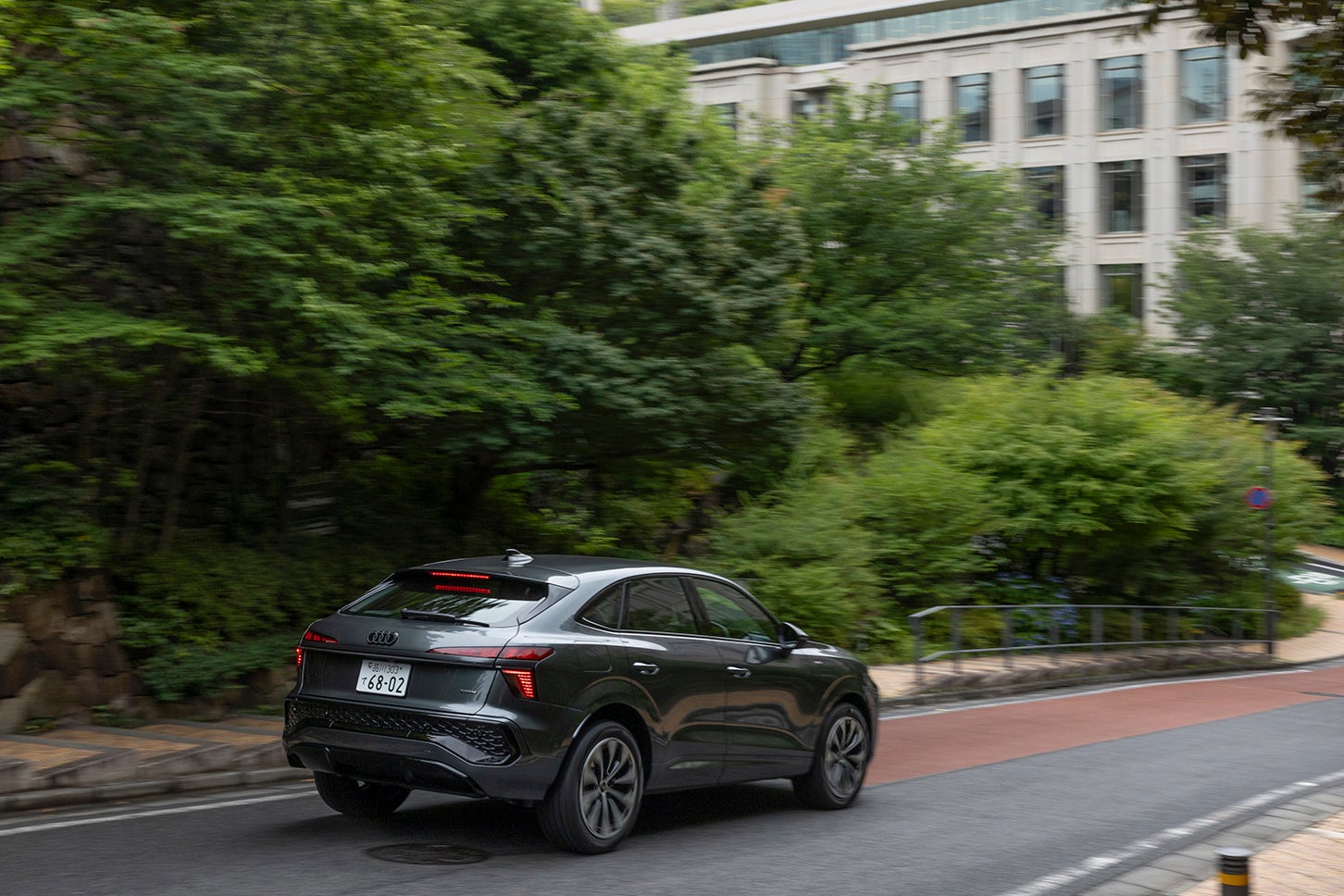アウディQ3スポーツバックTFSIクワトロ150kWアドバンスド｜Audi Q3 Sportback TFSI 110kW advanced