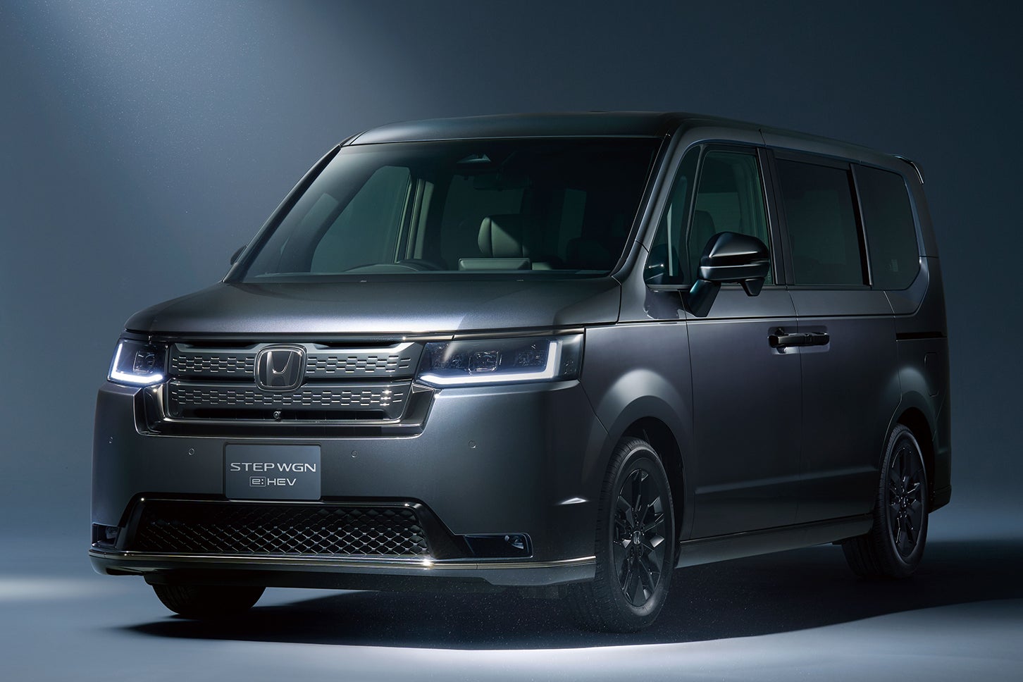 ホンダ・ステップワゴン e:HEVスパーダ ブラックエディション｜Honda Stepwgn e:HEV Spada Black Edition