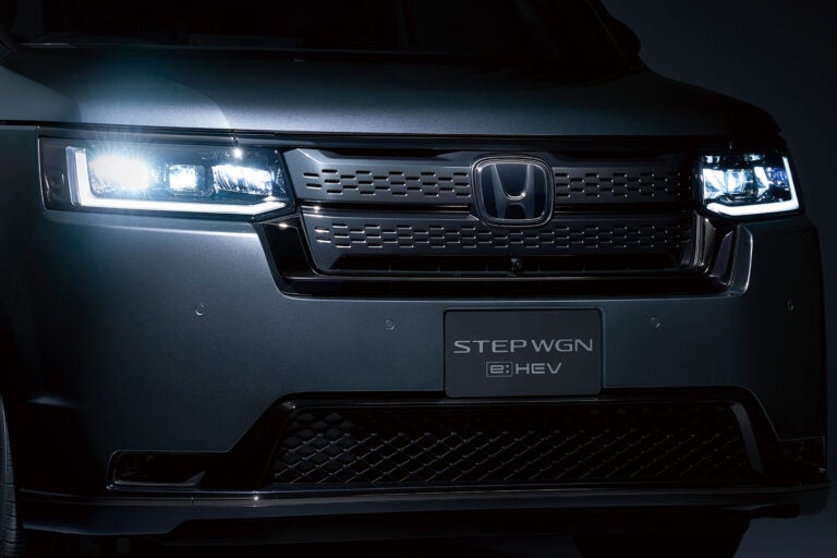 ホンダ・ステップワゴン e:HEVスパーダ ブラックエディション｜Honda Stepwgn e:HEV Spada Black Edition