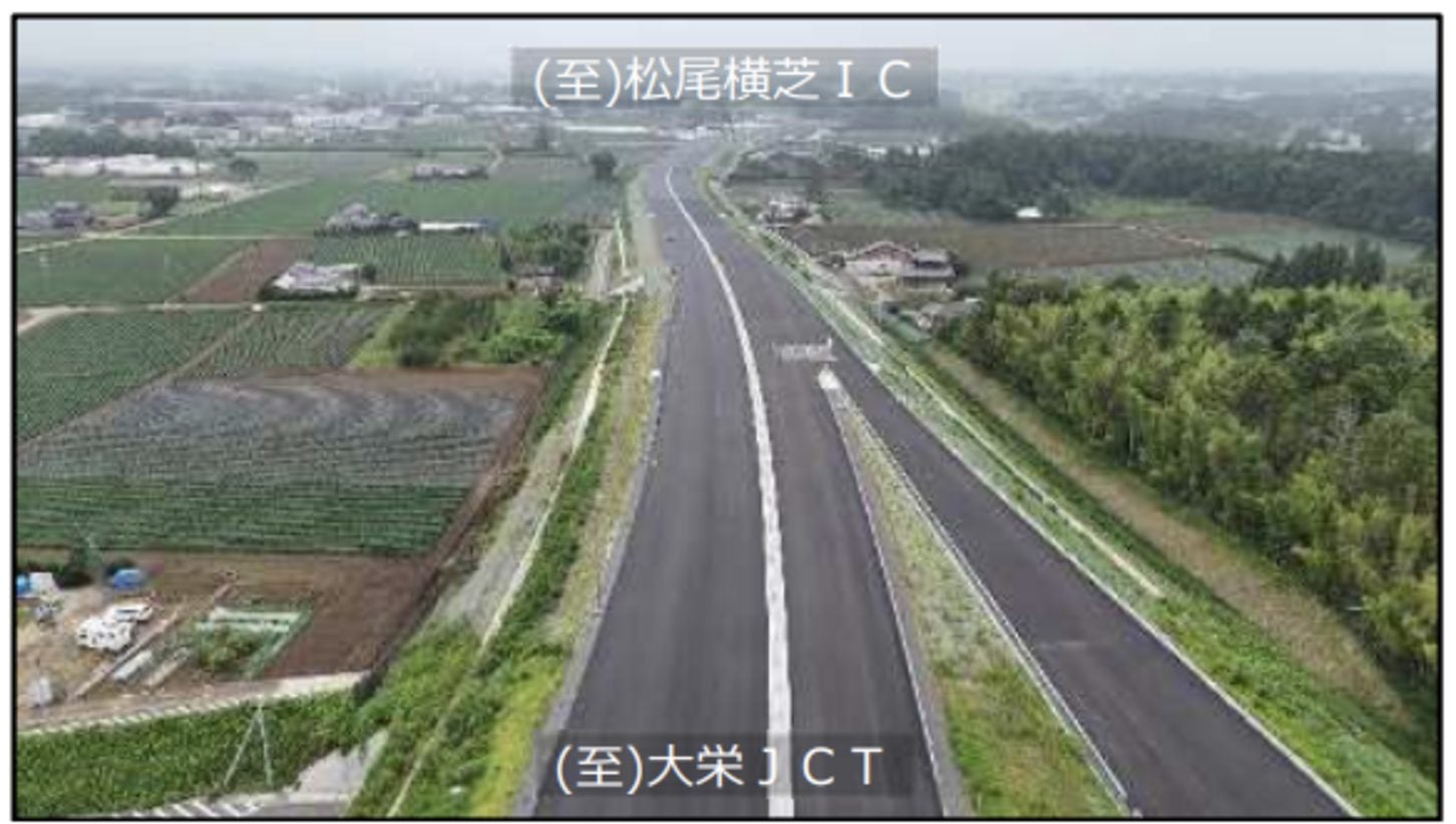 松尾横芝IC方面へ延びる圏央道の航空写真