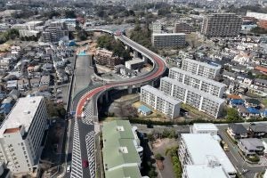 国道1号の戸塚区内に接続する環状3号線。東京方面へのランプが現在工事中だ