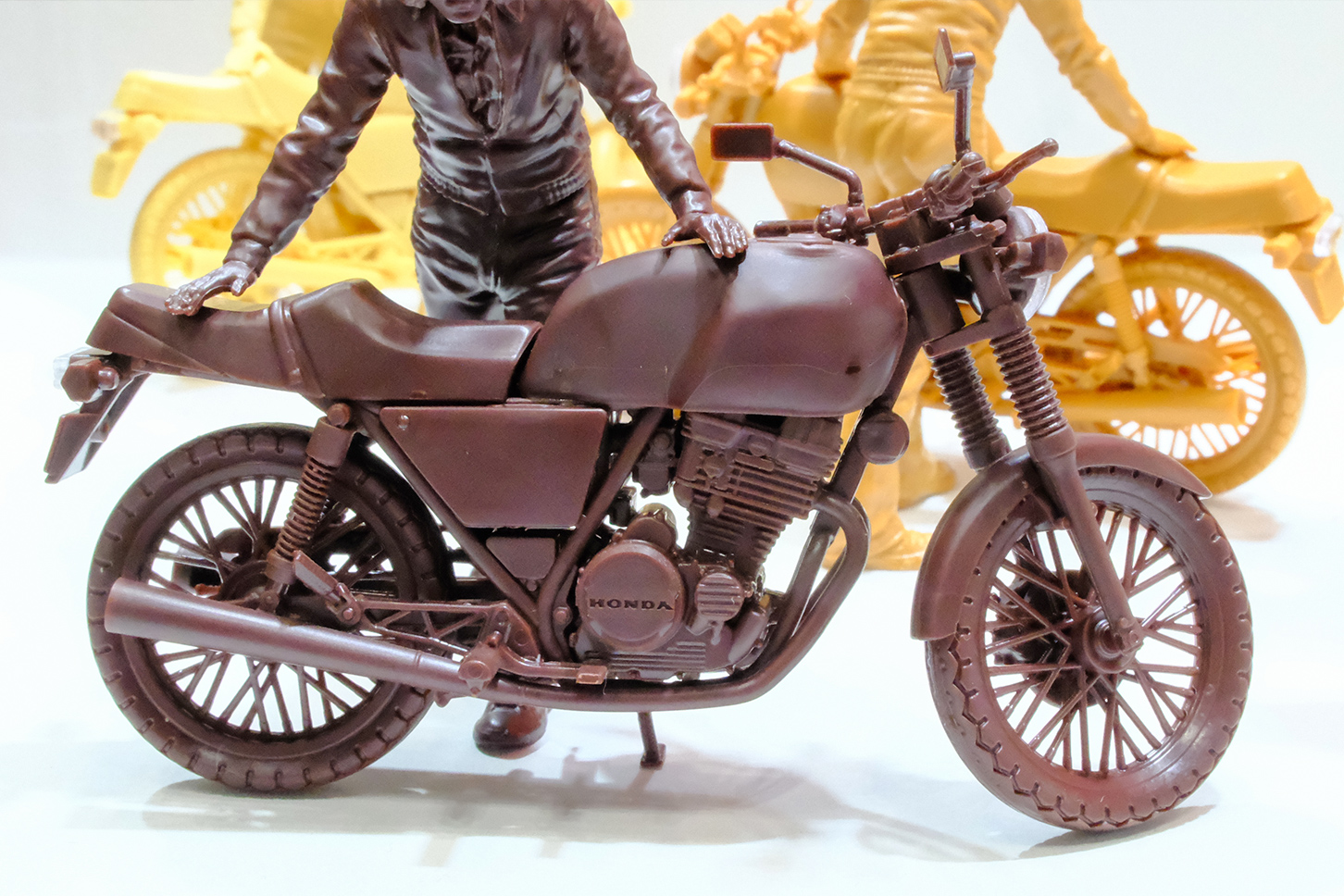 CB400SFなどの人気車を差し置いてGB250クラブマンを立体化するあたりにも、担当者の強いこだわりが感じられる