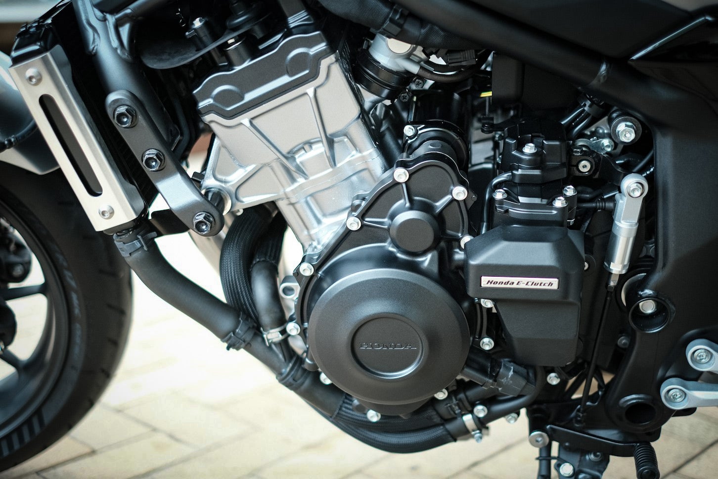 ホンダ CB400スーパーフォア E-クラッチ｜Honda CB400 SUPER FOUR E-Clutch
