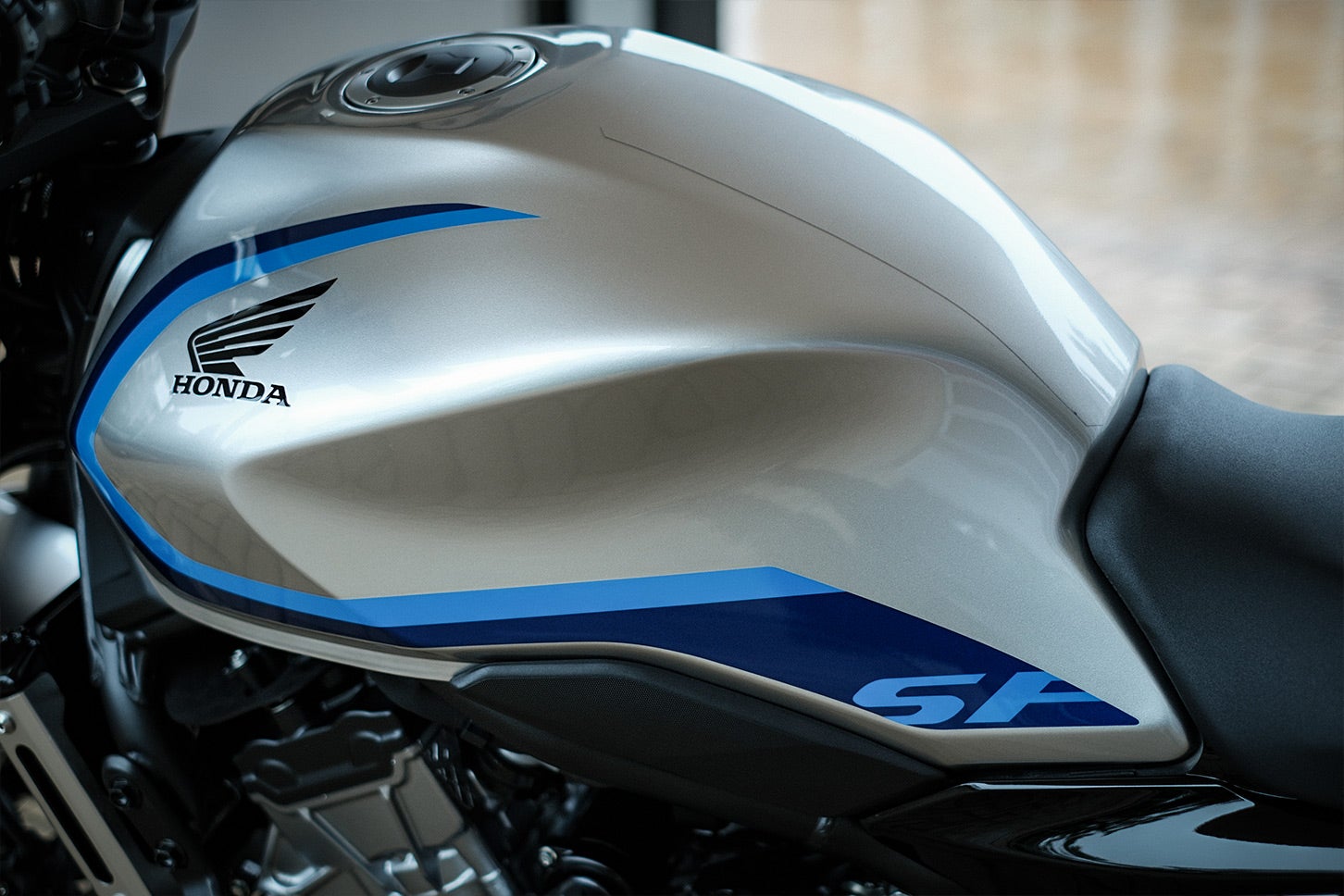 ホンダ CB400スーパーフォア E-クラッチ｜Honda CB400 SUPER FOUR E-Clutch