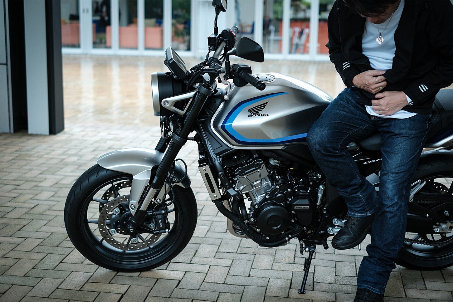 ホンダ CB400スーパーフォア E-クラッチ｜Honda CB400 SUPER FOUR E-Clutch