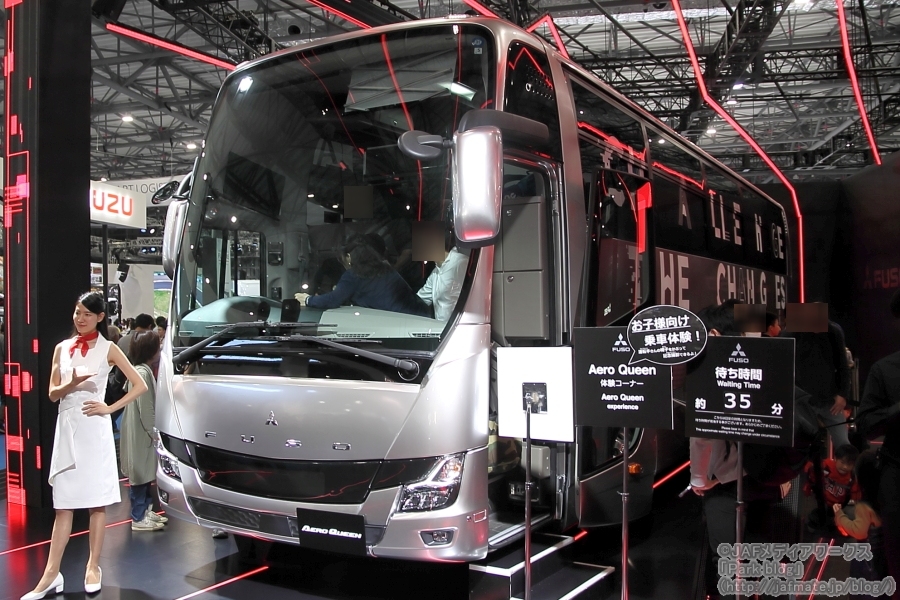 三菱ふそうが東京モーターショー2019に出展した大型観光バス「エアロクィーン」2019年モデル。