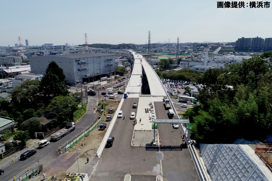 画像16。出入口上空から横浜港北IC・JCT側を向いて撮影されたもの。