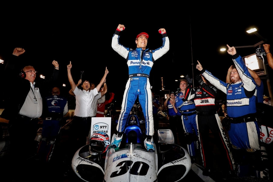 画像12。日本人初のインディ500王者となった佐藤琢磨は、2020年もインディカー・シリーズに参戦することが決定している。