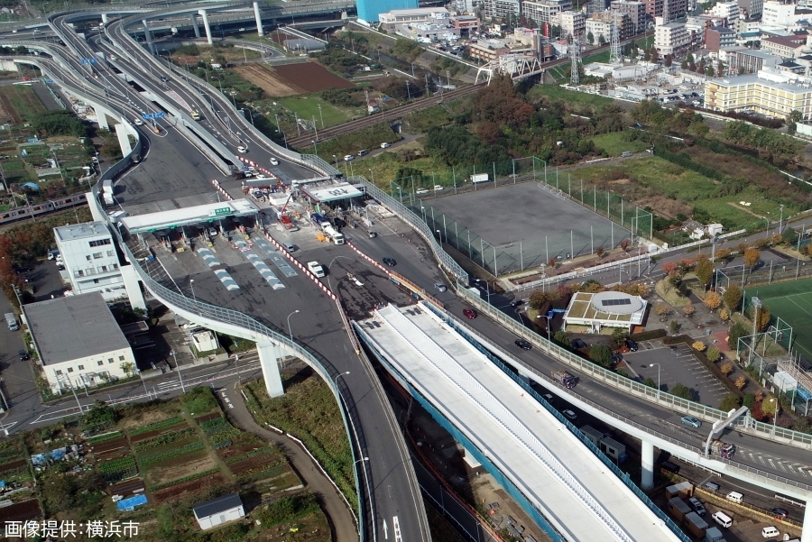 画像9。横浜青葉ICのドローンによる空撮画像。2019年11月の撮影。