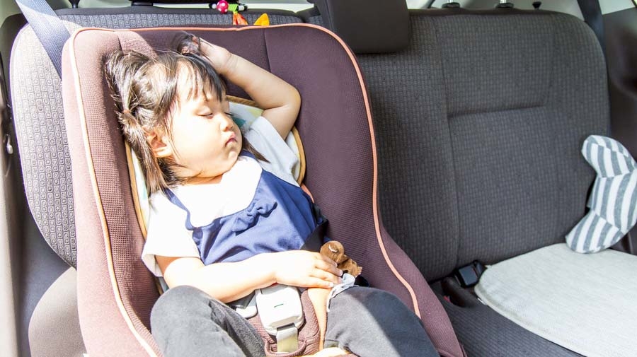 JAFによると、「子どもを車内に残したままキー閉じ込み」による救援要請は8月だけで全国で246件もあった。（2018年調べ）