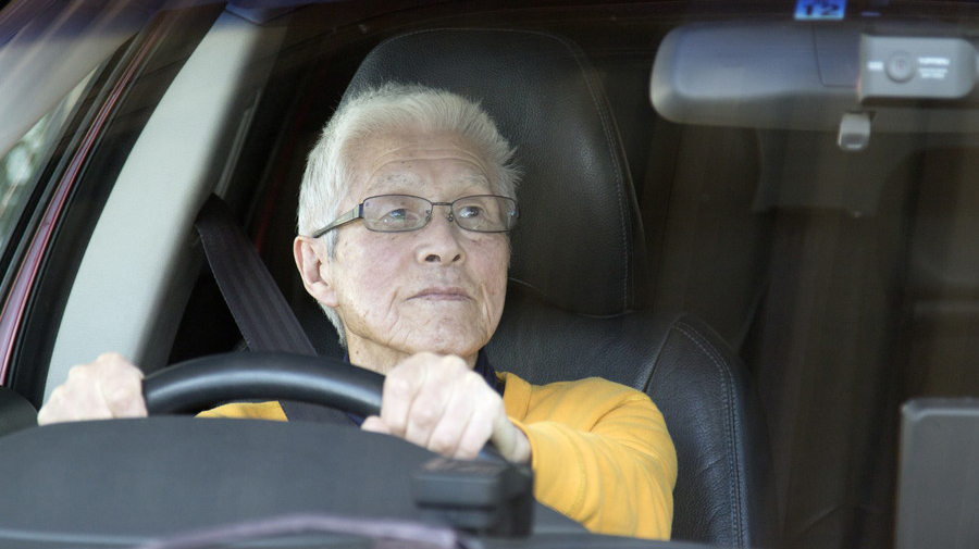 高齢ドライバーの運転イメージ図