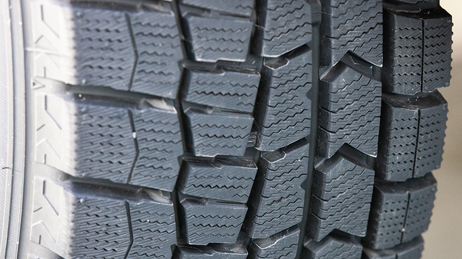 溝が50％以下の冬用タイヤは使用厳禁 | くるくら