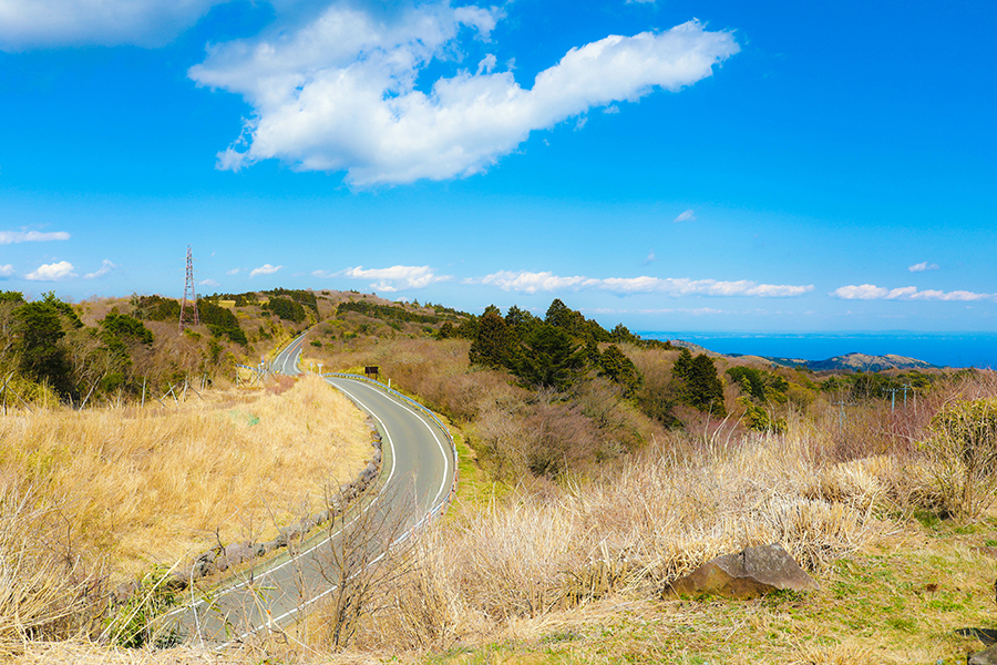 大観山から眺めたアネスト岩田 ターンパイク箱根。© nino - stock.adobe.com
