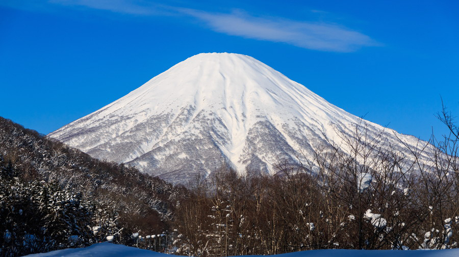 シーニックバイウェイ北海道とのコラボによる、スタンプ取得スポット「相川ビューポイントパーキング」から望む羊蹄山