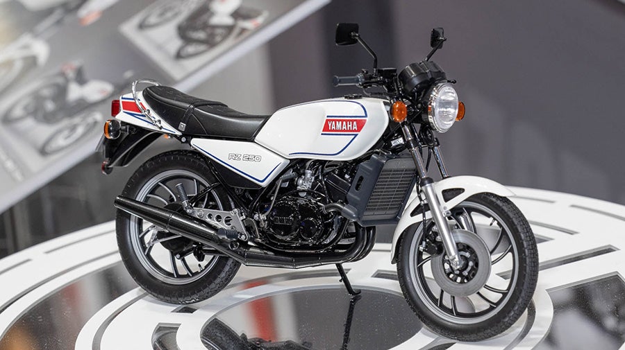 ハセガワのプラモデル新製品「1/12スケール　ヤマハRZ250（4L3）（1980年型）」