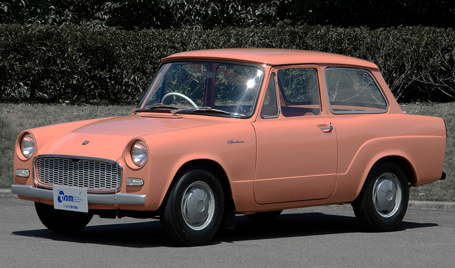 1961年に発売された初代「トヨタ パブリカ」。