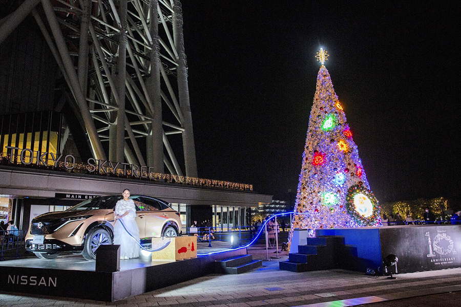 東京スカイツリータウンで行われたクリスマスツリーの点灯式のようす。