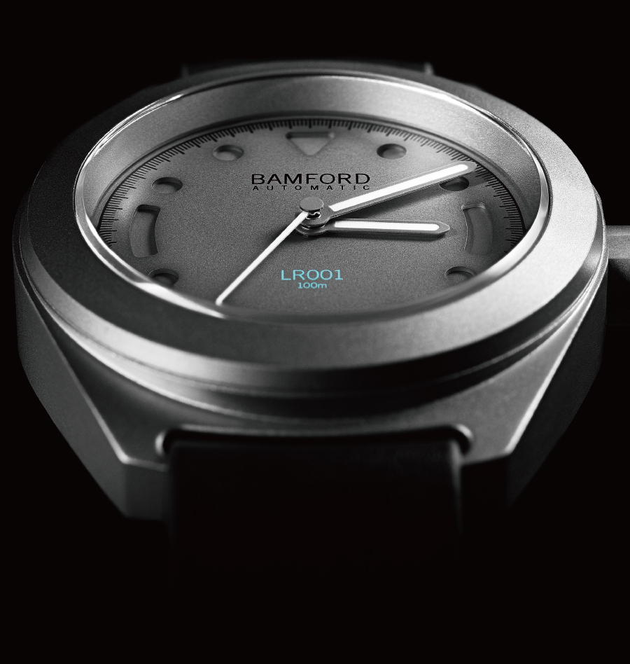 ランドローバーの「ディフェンダー」が腕時計に！精悍なデザインで100本限定販売 | KURU KURA（くるくら）