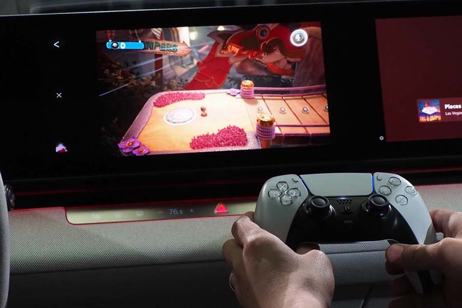 車内ではPlayStationのゲームが楽しめるだけでなく、サーバーとつながることでその続きを自宅などで楽しむことができる