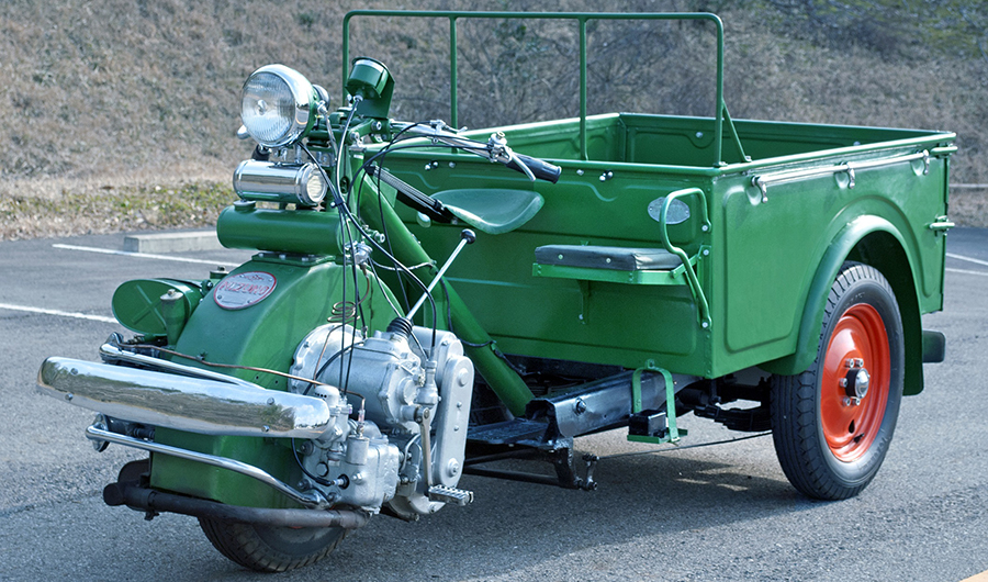 企画展「トランスポーターズ 日本の輸送を支え続けているモビリティ」で展示される車両。水野式自動三輪車
