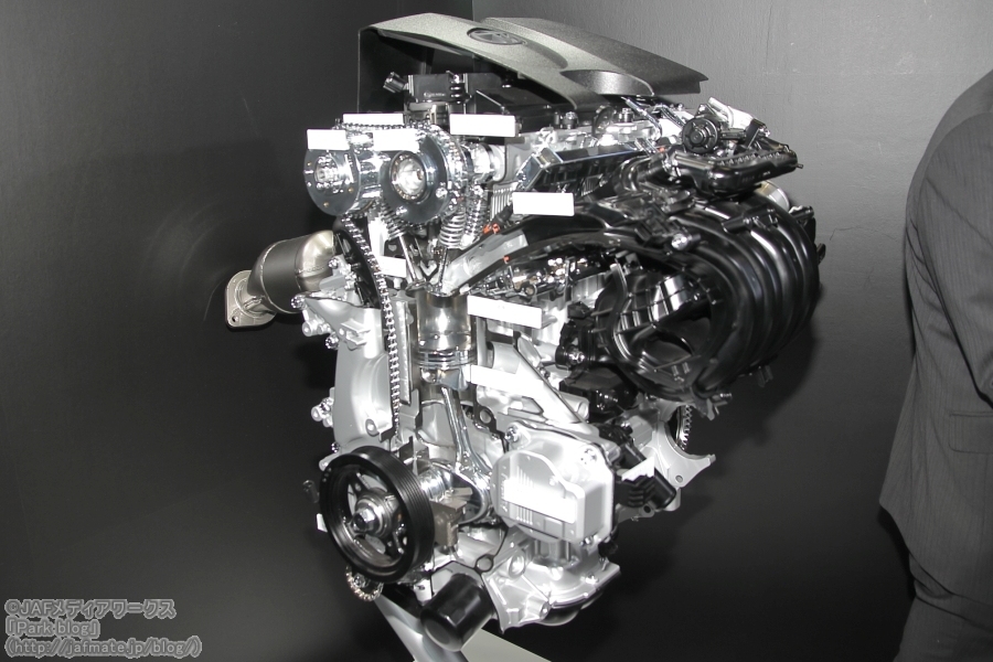 トヨタの「ダイナミック・フォース・エンジン」(排気量1986ccの直列4気筒のNA)