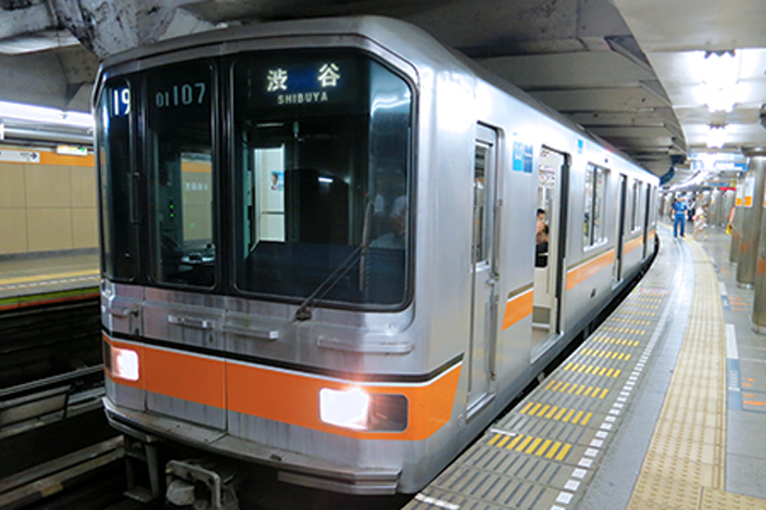 引退した「銀座線01系」車両が自動販売機に変身！溜池山王駅に設置